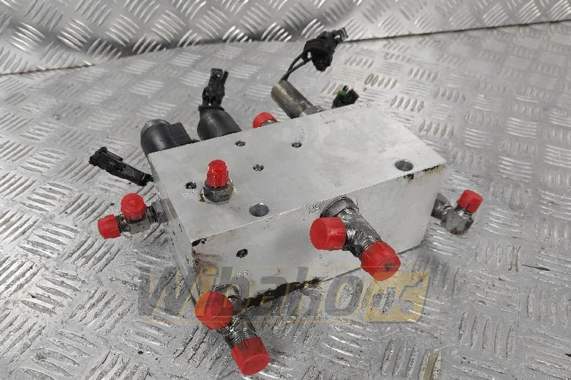 Case 721C 198998A4 - Valve hydraulique pour Engins de chantier: photos 1 Case 721C 198998A4 - Valve hydraulique pour Engins de chantier: photos 1