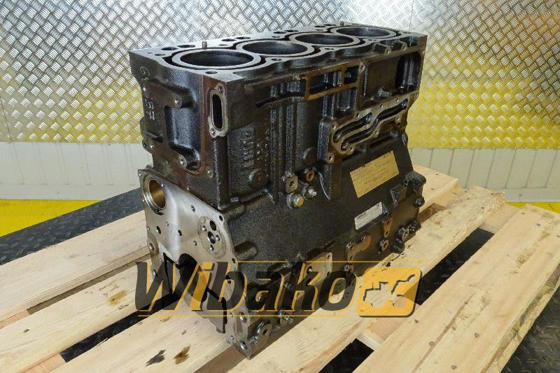 Crankcase for engine Caterpillar 3054 232-7604 - Carter pour Engins de chantier: photos 1 Crankcase for engine Caterpillar 3054 232-7604 - Carter pour Engins de chantier: photos 1
