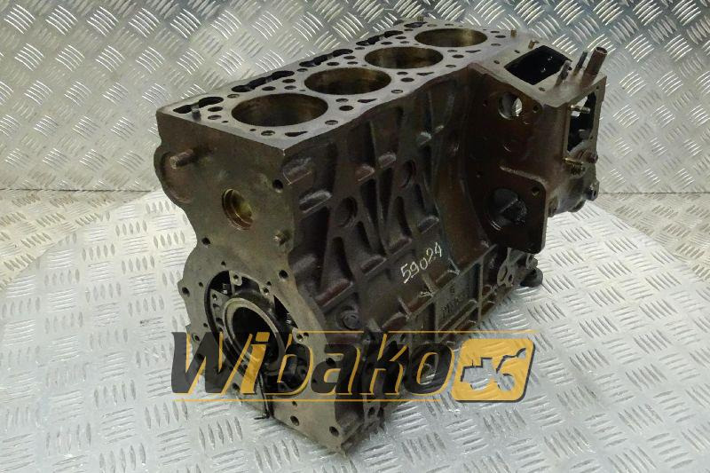 Crankcase for engine Kubota V1305E 1G69601012 - Carter pour Engins de chantier: photos 1 Crankcase for engine Kubota V1305E 1G69601012 - Carter pour Engins de chantier: photos 1