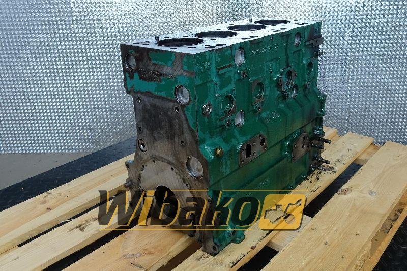 Crankcase for engine Perkins 1004 3711D02A/8 - Carter pour Engins de chantier: photos 1 Crankcase for engine Perkins 1004 3711D02A/8 - Carter pour Engins de chantier: photos 1