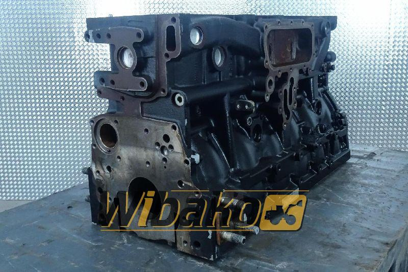 Crankcase for engine Perkins 1106 3711K08A/3 - Carter pour Engins de chantier: photos 1 Crankcase for engine Perkins 1106 3711K08A/3 - Carter pour Engins de chantier: photos 1
