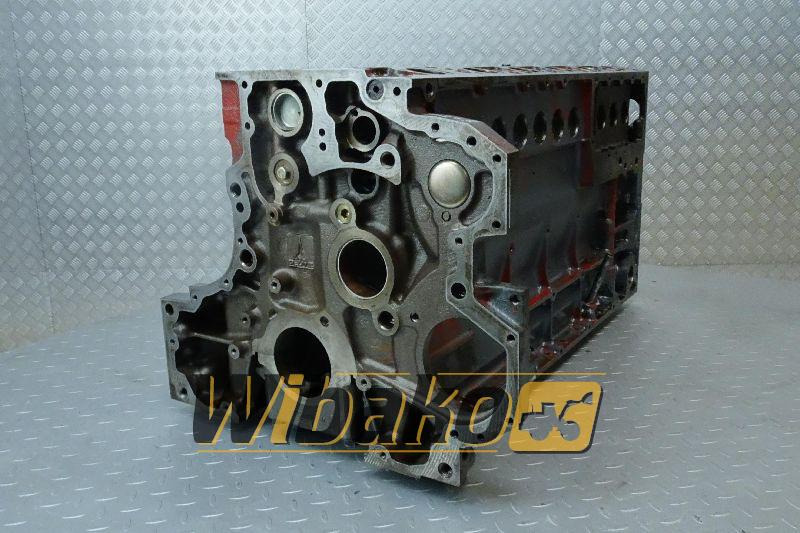 Crankcase for engine Volvo D7D 04282826 - Carter pour Engins de chantier: photos 1 Crankcase for engine Volvo D7D 04282826 - Carter pour Engins de chantier: photos 1