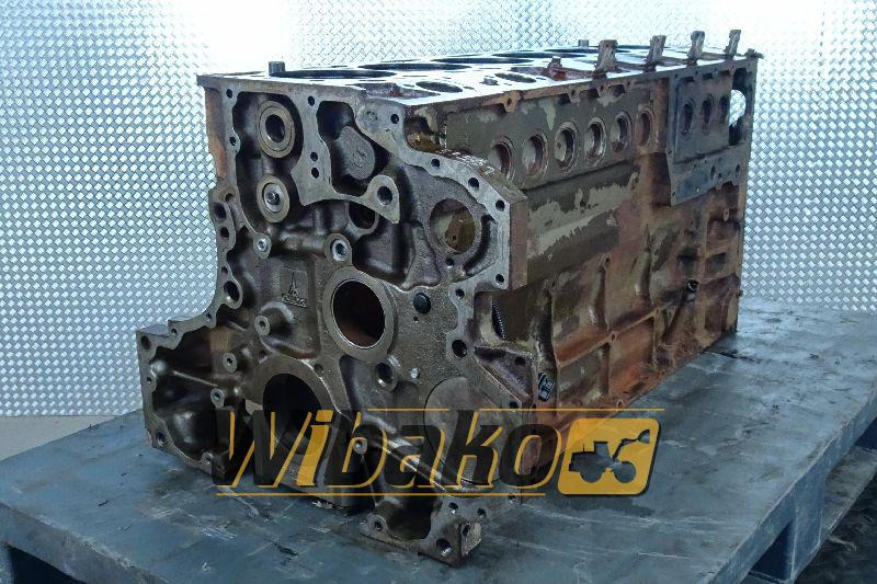 Crankcase for engine Volvo D7E EAE3 04290035 - Carter pour Engins de chantier: photos 1 Crankcase for engine Volvo D7E EAE3 04290035 - Carter pour Engins de chantier: photos 1