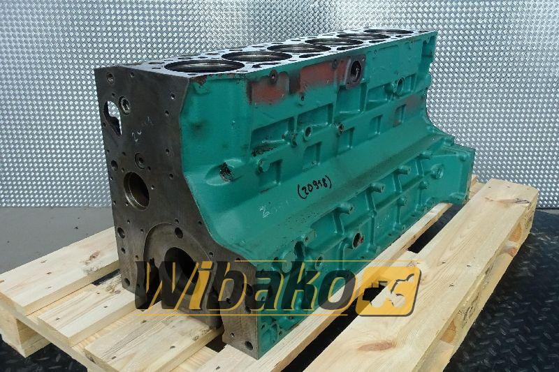 Crankcase for engine Volvo Penta TAD720VE 20537914 - Carter pour Engins de chantier: photos 1 Crankcase for engine Volvo Penta TAD720VE 20537914 - Carter pour Engins de chantier: photos 1