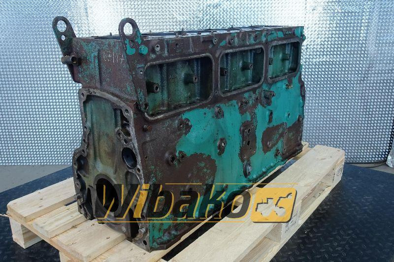 Crankcase for engine Volvo TD103 479650 - Carter pour Engins de chantier: photos 1 Crankcase for engine Volvo TD103 479650 - Carter pour Engins de chantier: photos 1