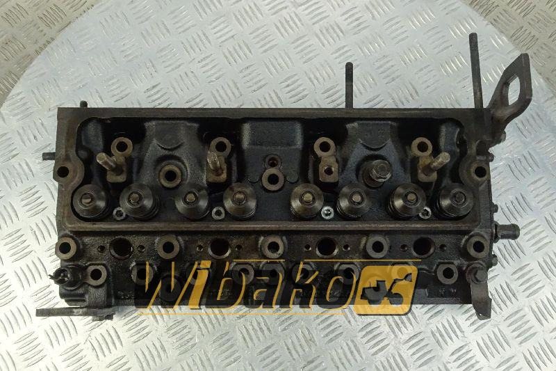 Cylinder head for engine Perkins 1004 3712H04A/8 - Culasse pour Engins de chantier: photos 1 Cylinder head for engine Perkins 1004 3712H04A/8 - Culasse pour Engins de chantier: photos 1
