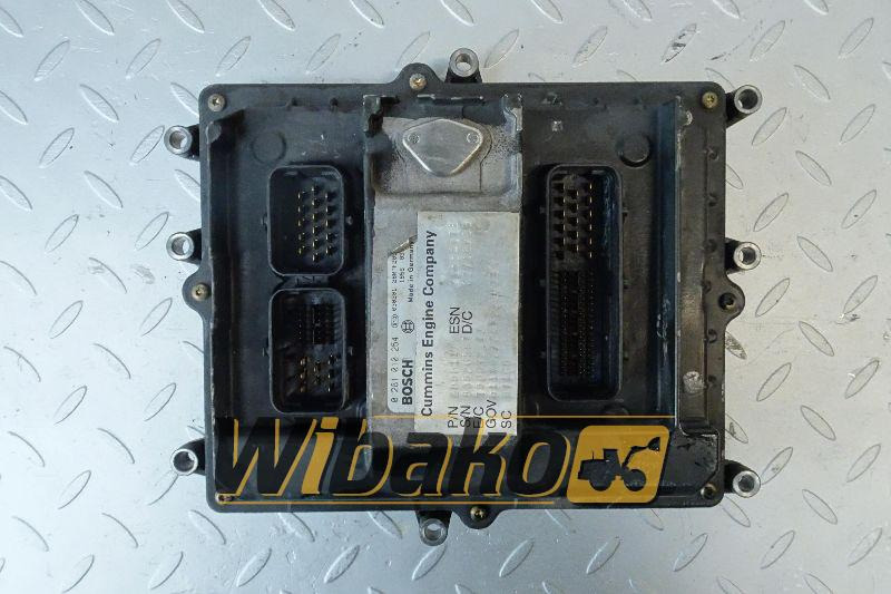 Engine computer Cummins 4898112 - Bloc de gestion pour Engins de chantier: photos 1 Engine computer Cummins 4898112 - Bloc de gestion pour Engins de chantier: photos 1