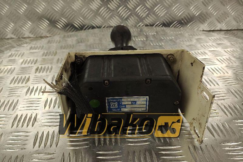 Joystick ZF VTS-3 6006035003 - Cabine et intérieur pour Engins de chantier: photos 1 Joystick ZF VTS-3 6006035003 - Cabine et intérieur pour Engins de chantier: photos 1