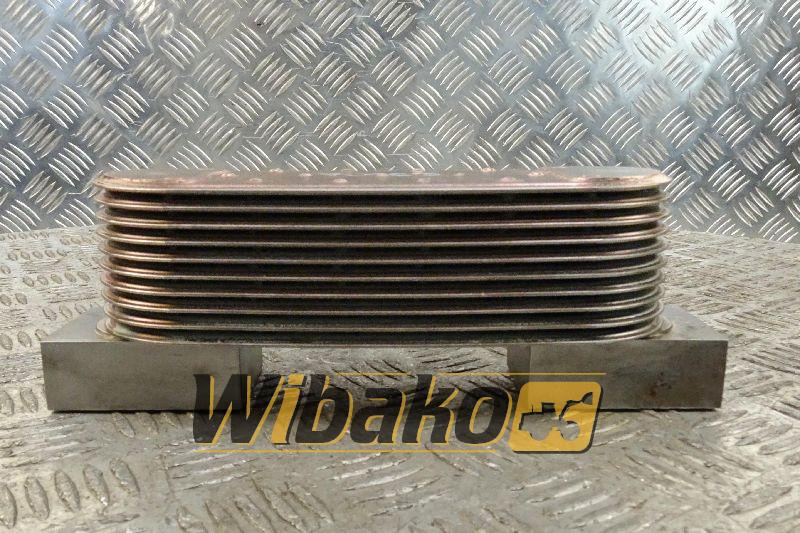 Oil cooler for engine Cummins KT19 4095097 - Radiateur d'huile pour Engins de chantier: photos 1 Oil cooler for engine Cummins KT19 4095097 - Radiateur d'huile pour Engins de chantier: photos 1