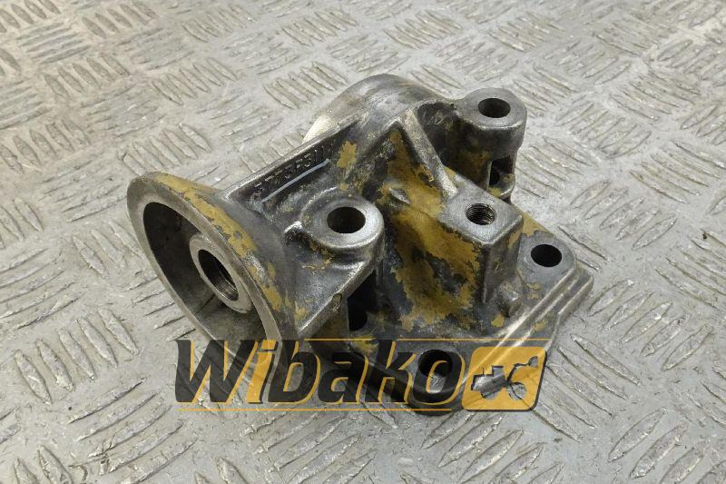 Oil filter bracket Perkins 4134E01 - Filtre à huile pour Engins de chantier: photos 1 Oil filter bracket Perkins 4134E01 - Filtre à huile pour Engins de chantier: photos 1