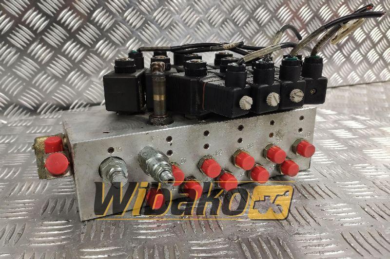 Valves set JCB JS220 16551000 - Valve hydraulique pour Engins de chantier: photos 1 Valves set JCB JS220 16551000 - Valve hydraulique pour Engins de chantier: photos 1