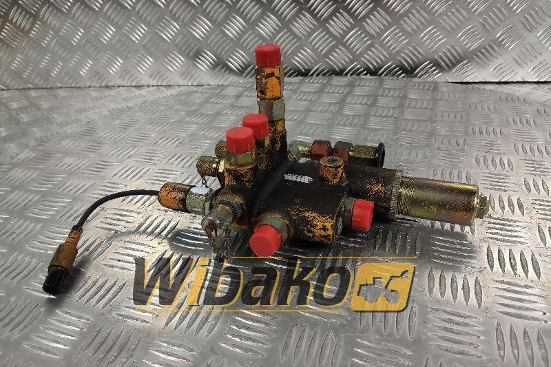 Valves set Wabco 4773970170 2993 - Valve hydraulique pour Engins de chantier: photos 1 Valves set Wabco 4773970170 2993 - Valve hydraulique pour Engins de chantier: photos 1