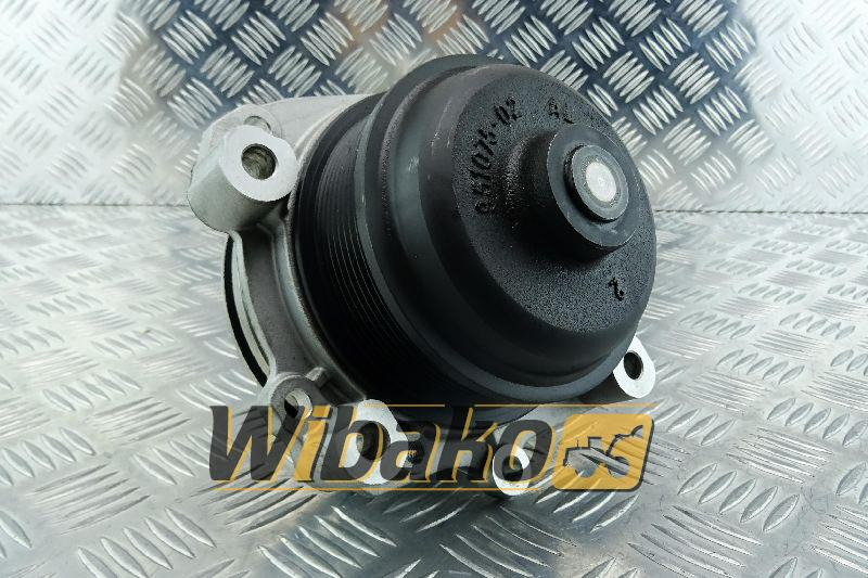 Water pump Liebherr 12863021 - Pompe à liquide de refroidissement pour Engins de chantier: photos 1 Water pump Liebherr 12863021 - Pompe à liquide de refroidissement pour Engins de chantier: photos 1