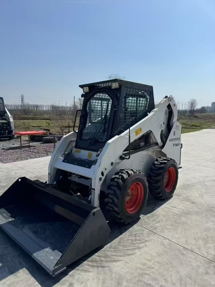 BOBCAT S180 - Mini chargeuse: photos 3 BOBCAT S180 - Mini chargeuse: photos 3