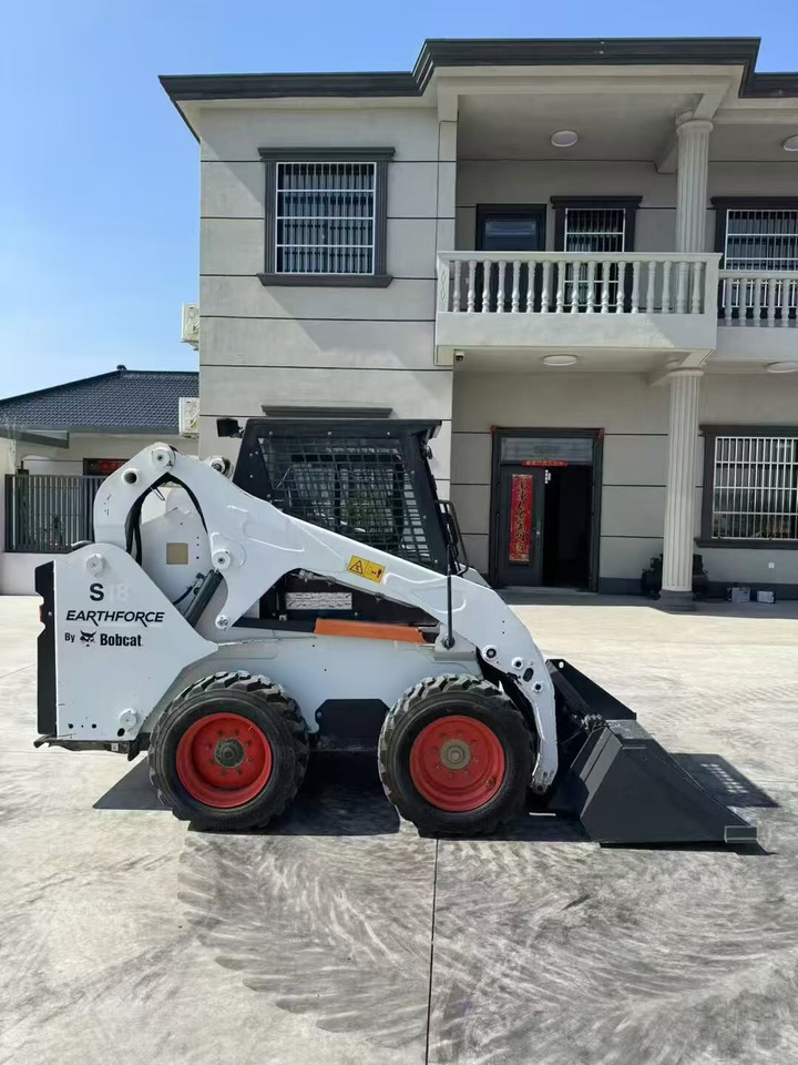 BOBCAT S180 - Mini chargeuse: photos 1 BOBCAT S180 - Mini chargeuse: photos 1