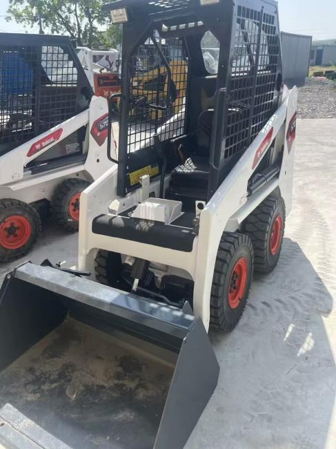 BOBCAT S70 - Mini chargeuse: photos 3 BOBCAT S70 - Mini chargeuse: photos 3