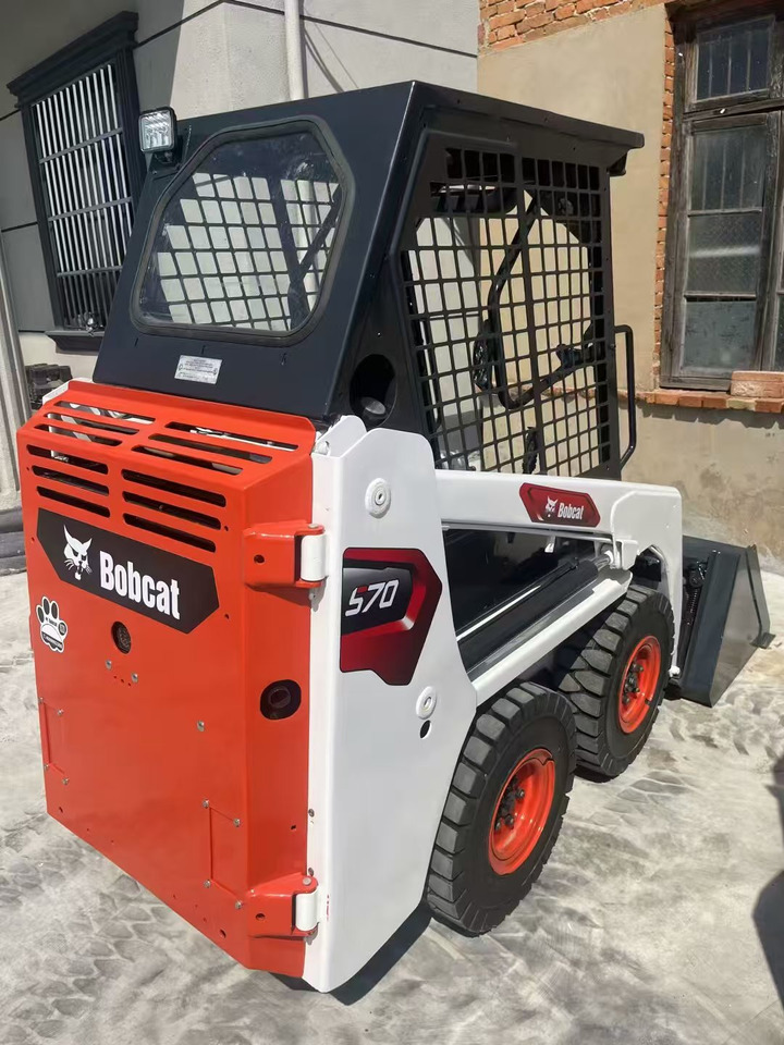 BOBCAT S730 - Chargeuse sur pneus: photos 3 BOBCAT S730 - Chargeuse sur pneus: photos 3