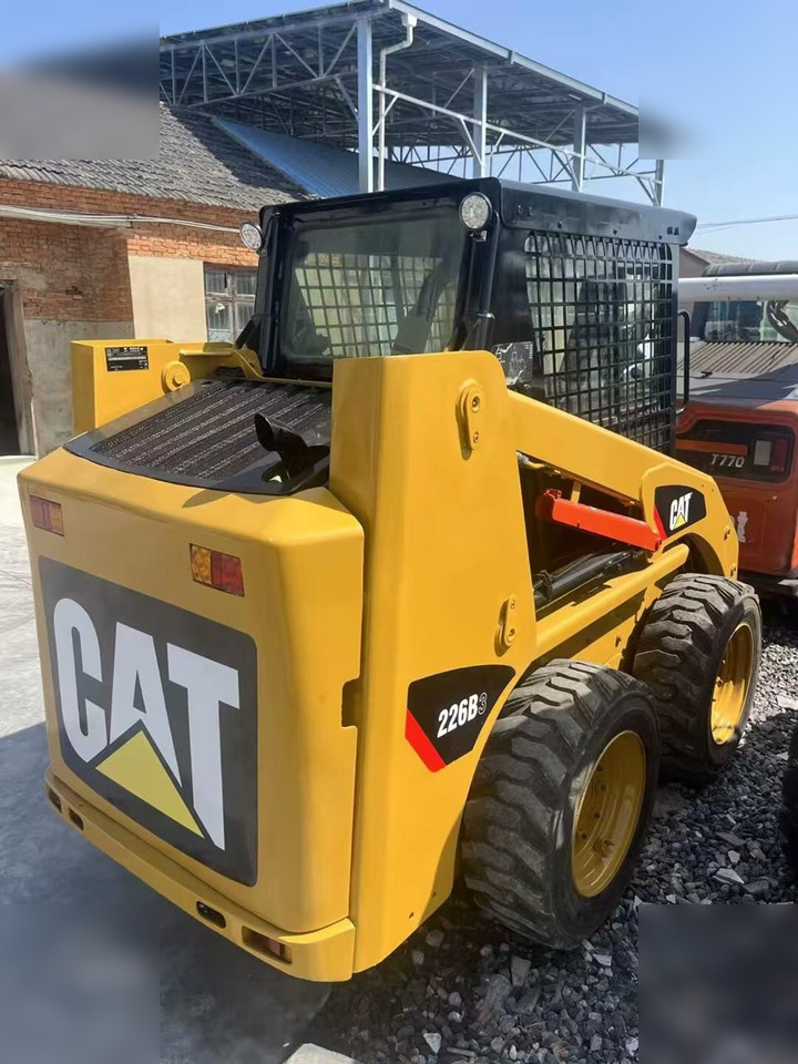 CATERPILLAR 226B3 - Mini chargeuse: photos 4 CATERPILLAR 226B3 - Mini chargeuse: photos 4