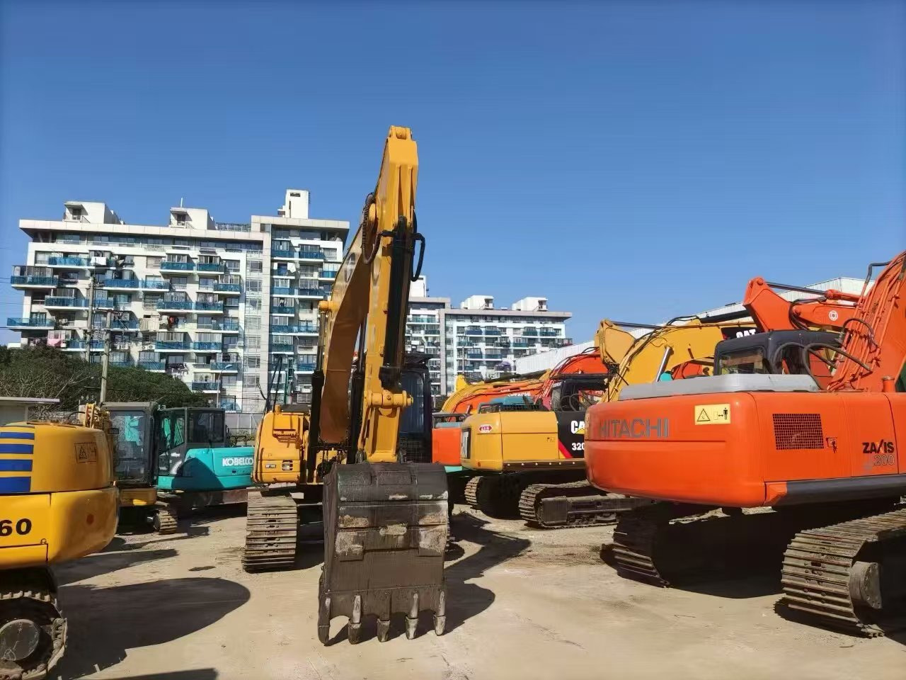 CATERPILLAR 315D - Pelle sur chenille: photos 3 CATERPILLAR 315D - Pelle sur chenille: photos 3