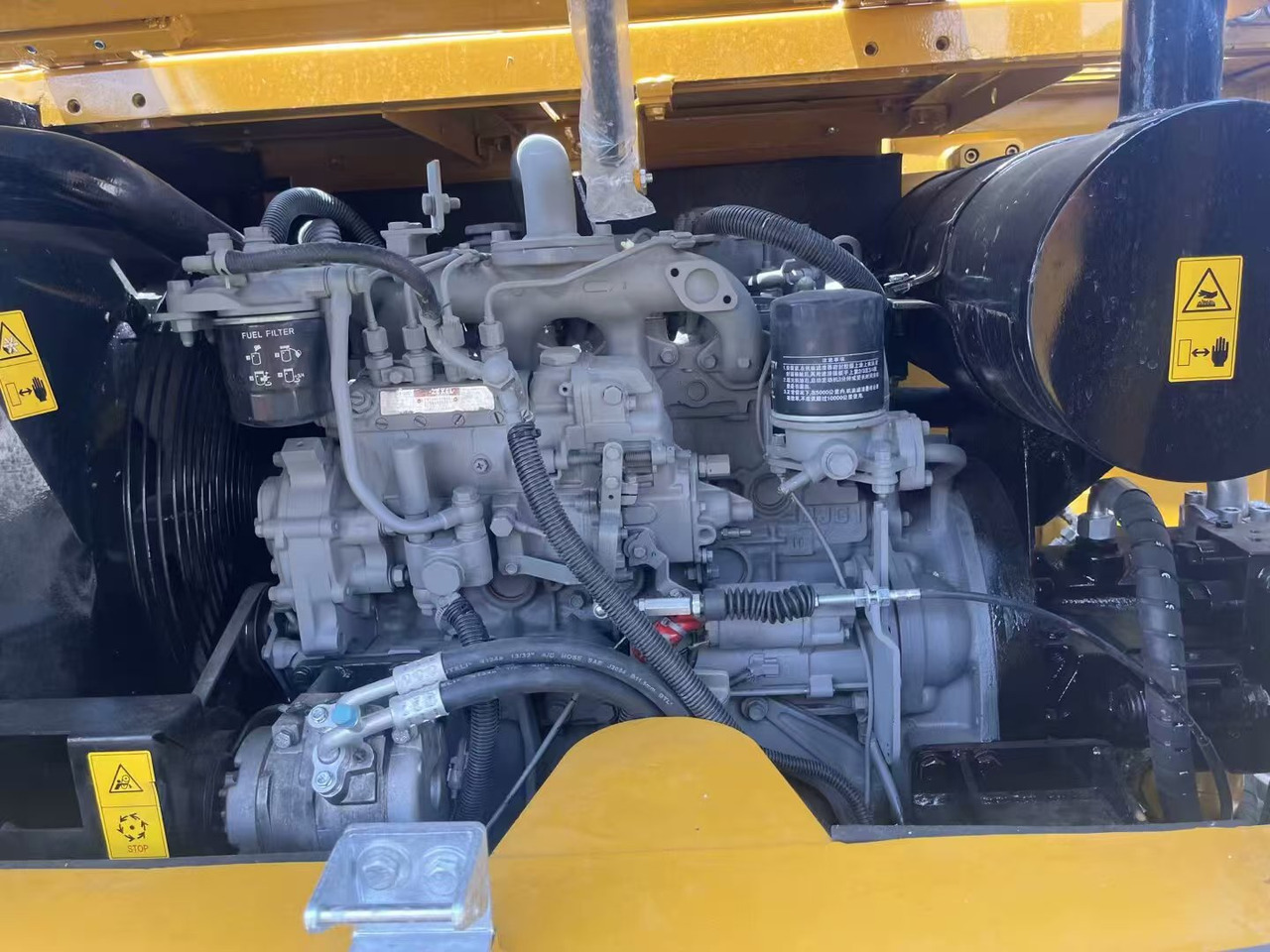 CATERPILLAR 323D2L - Pelle sur chenille: photos 4 CATERPILLAR 323D2L - Pelle sur chenille: photos 4