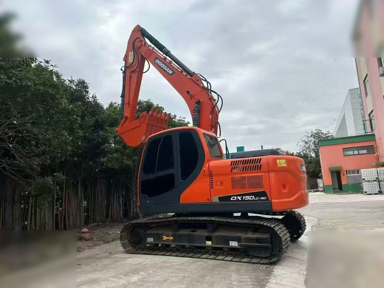 DOOSAN DX150W-9C - Pelle sur pneus: photos 4 DOOSAN DX150W-9C - Pelle sur pneus: photos 4