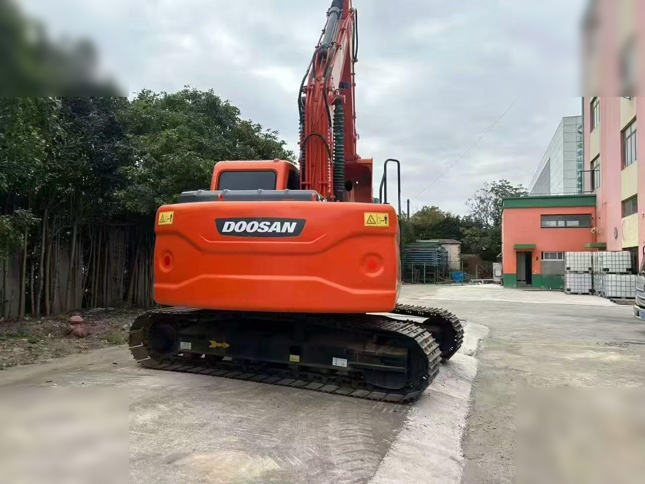 DOOSAN DX150W-9C - Pelle sur pneus: photos 5 DOOSAN DX150W-9C - Pelle sur pneus: photos 5
