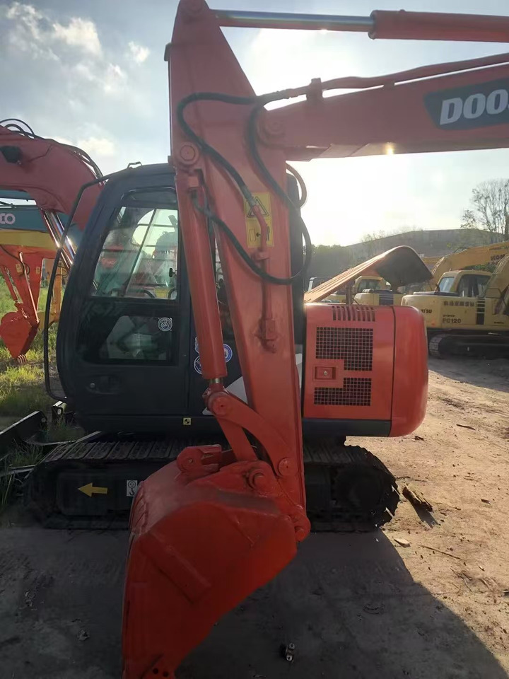 DOOSAN DX55-9C - Pelle sur chenille: photos 4 DOOSAN DX55-9C - Pelle sur chenille: photos 4