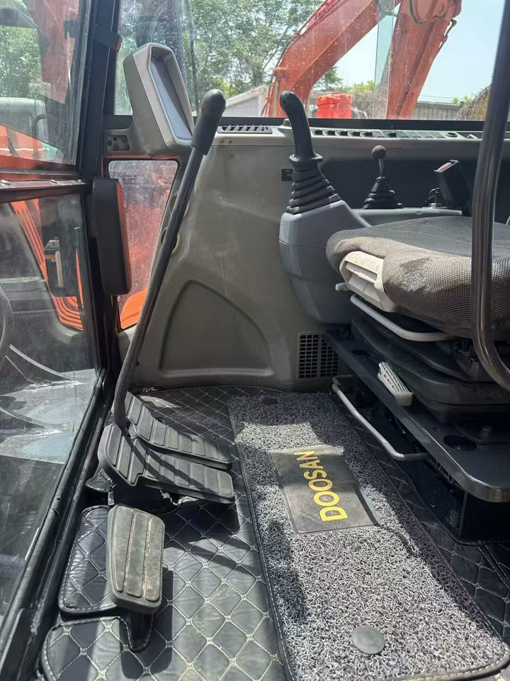 DOOSAN DX60 - Pelle sur chenille: photos 5 DOOSAN DX60 - Pelle sur chenille: photos 5