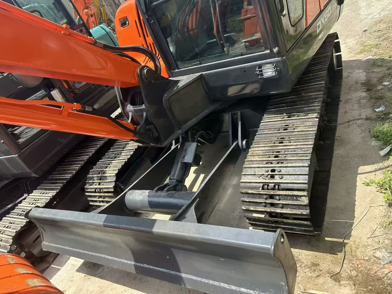 DOOSAN DX60 - Pelle sur chenille: photos 3 DOOSAN DX60 - Pelle sur chenille: photos 3