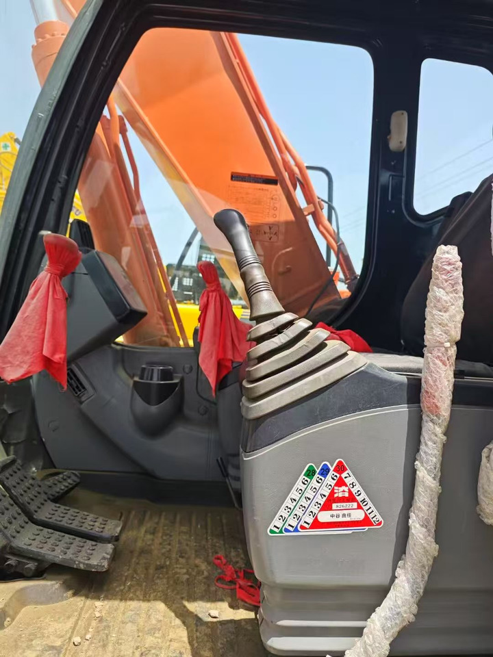 HITACHI ZAXIS 160 - Pelle sur chenille: photos 4 HITACHI ZAXIS 160 - Pelle sur chenille: photos 4
