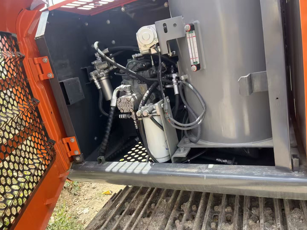 HITACHI ZX120 - Pelle sur chenille: photos 2 HITACHI ZX120 - Pelle sur chenille: photos 2