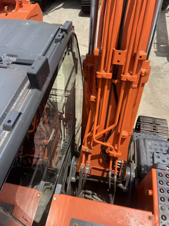 HITACHI ZX130 - Pelle sur chenille: photos 5 HITACHI ZX130 - Pelle sur chenille: photos 5