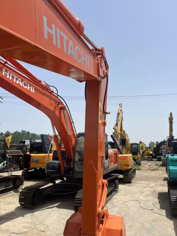 HITACHI ZX130 - Pelle sur chenille: photos 1 HITACHI ZX130 - Pelle sur chenille: photos 1