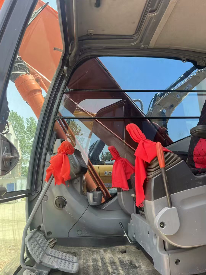 HITACHI ZX200 - Pelle sur chenille: photos 2 HITACHI ZX200 - Pelle sur chenille: photos 2