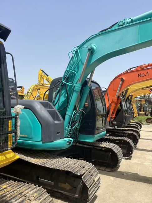 KOBELCO 135SR - Pelle sur chenille: photos 4 KOBELCO 135SR - Pelle sur chenille: photos 4