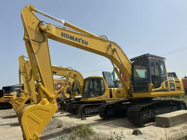 KOMATSU 200-8 - Pelle sur pneus: photos 2 KOMATSU 200-8 - Pelle sur pneus: photos 2
