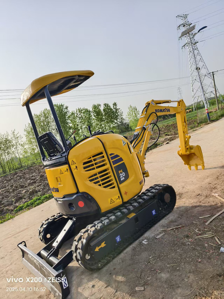 KOMATSU 20MR - Mini pelle: photos 3 KOMATSU 20MR - Mini pelle: photos 3