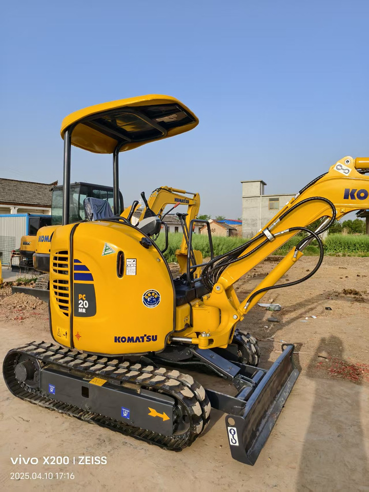 KOMATSU 20MR - Mini pelle: photos 1 KOMATSU 20MR - Mini pelle: photos 1