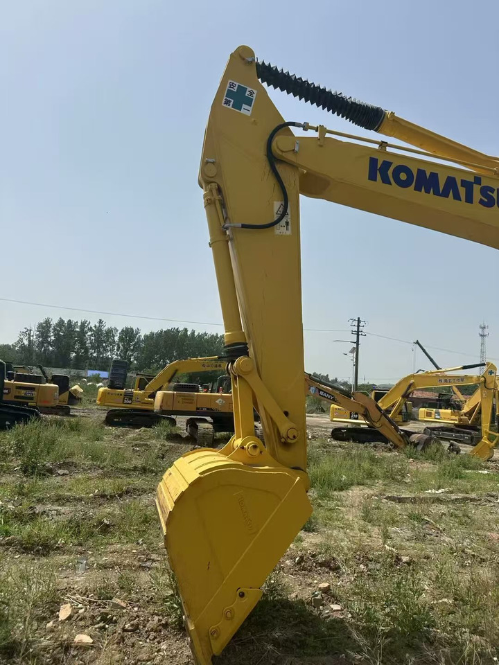 KOMATSU 350 - Pelle sur chenille: photos 2 KOMATSU 350 - Pelle sur chenille: photos 2