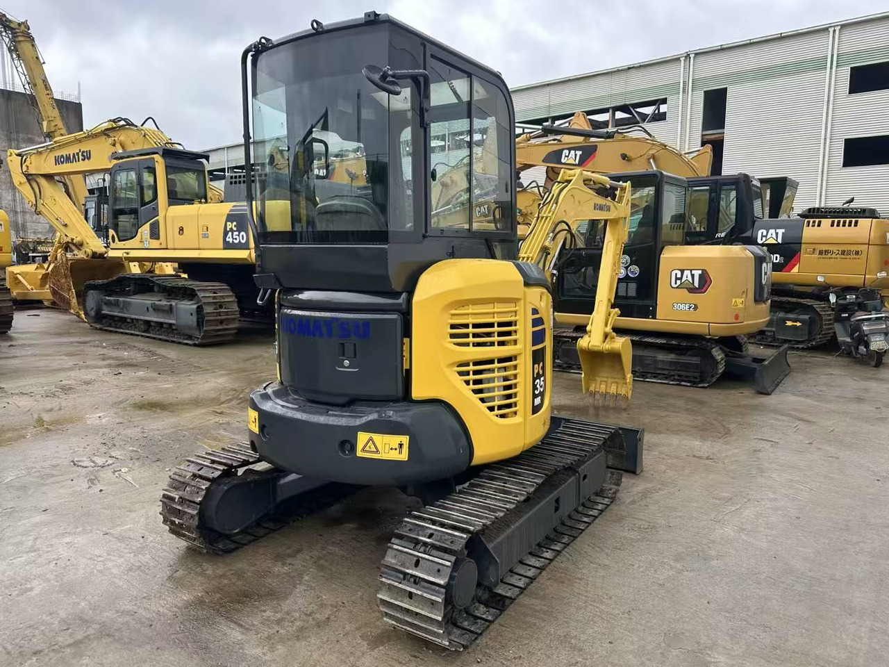 KOMATSU 35MR - Mini pelle: photos 2 KOMATSU 35MR - Mini pelle: photos 2