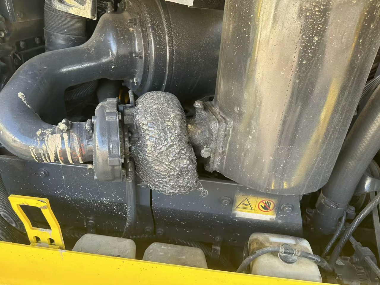 KOMATSU D85E - Bulldozer: photos 4 KOMATSU D85E - Bulldozer: photos 4