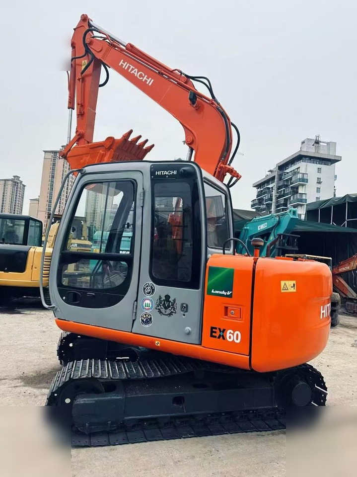 KOMATSU PC60 LC-5 - Pelle sur chenille: photos 1 KOMATSU PC60 LC-5 - Pelle sur chenille: photos 1