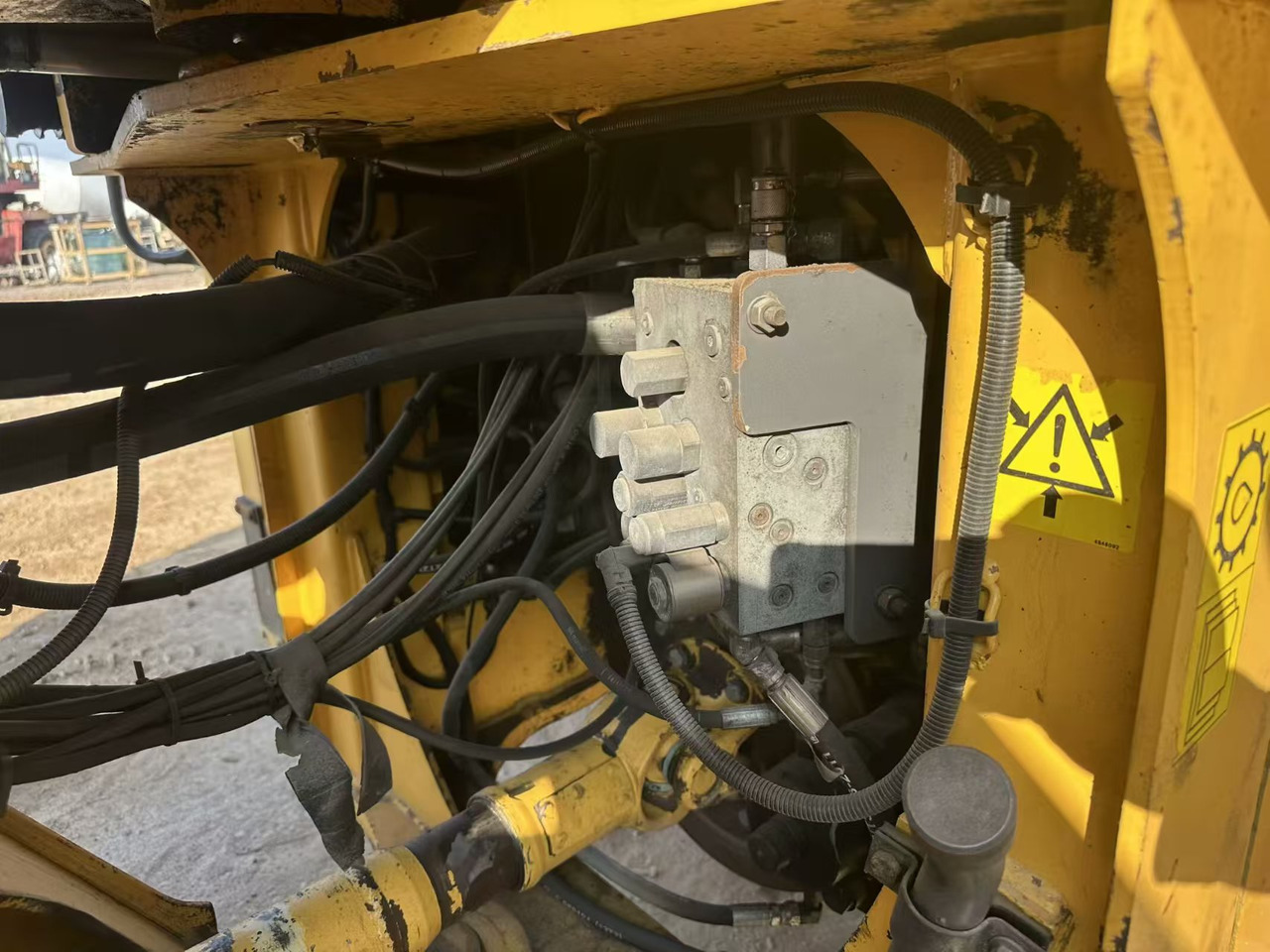 VOLVO 105L - Chargeuse sur pneus: photos 5 VOLVO 105L - Chargeuse sur pneus: photos 5