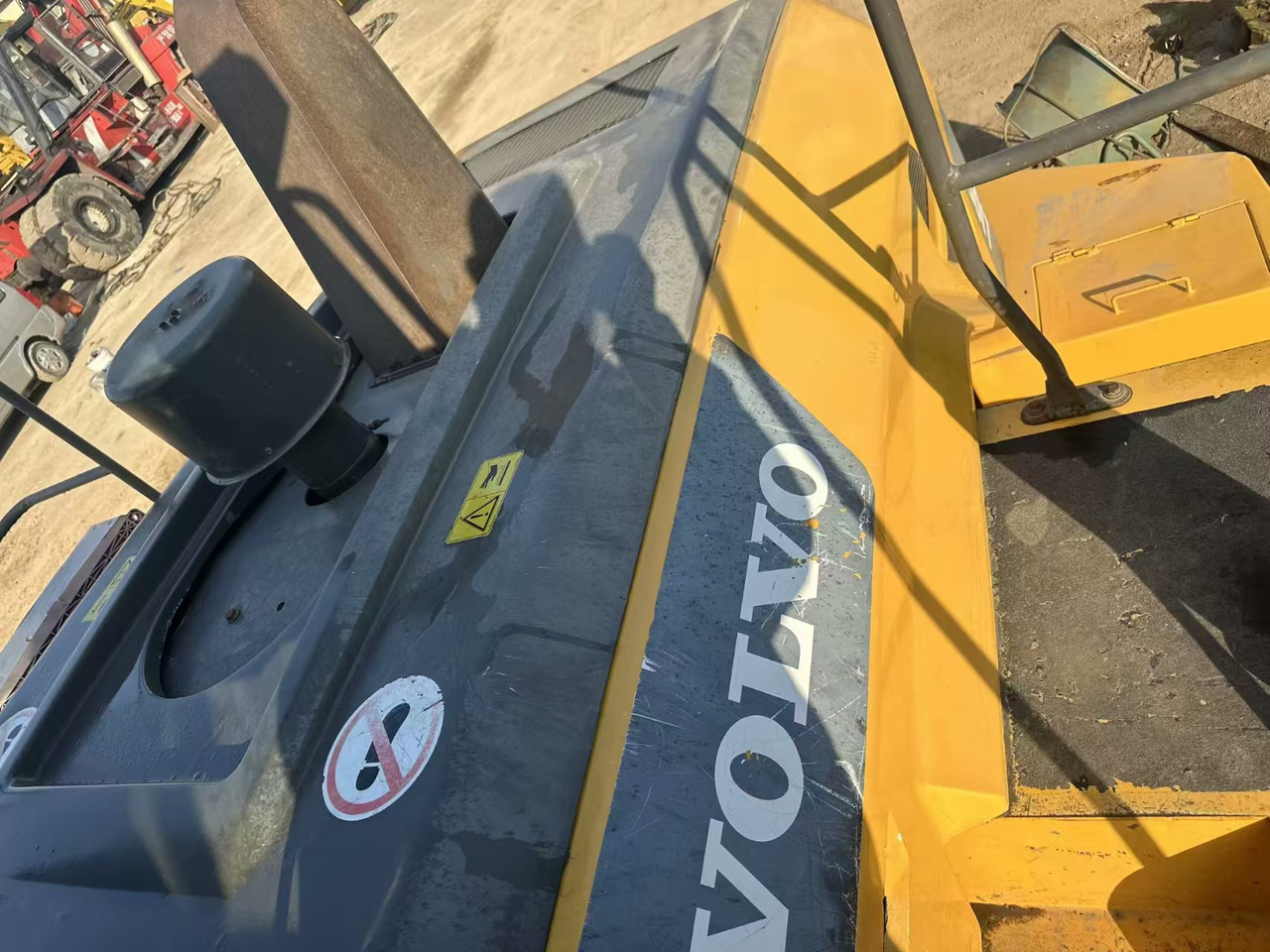 VOLVO 105L - Chargeuse sur pneus: photos 3 VOLVO 105L - Chargeuse sur pneus: photos 3