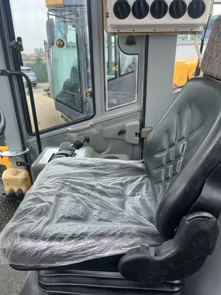XCMG XS223J - Compacteur: photos 4 XCMG XS223J - Compacteur: photos 4