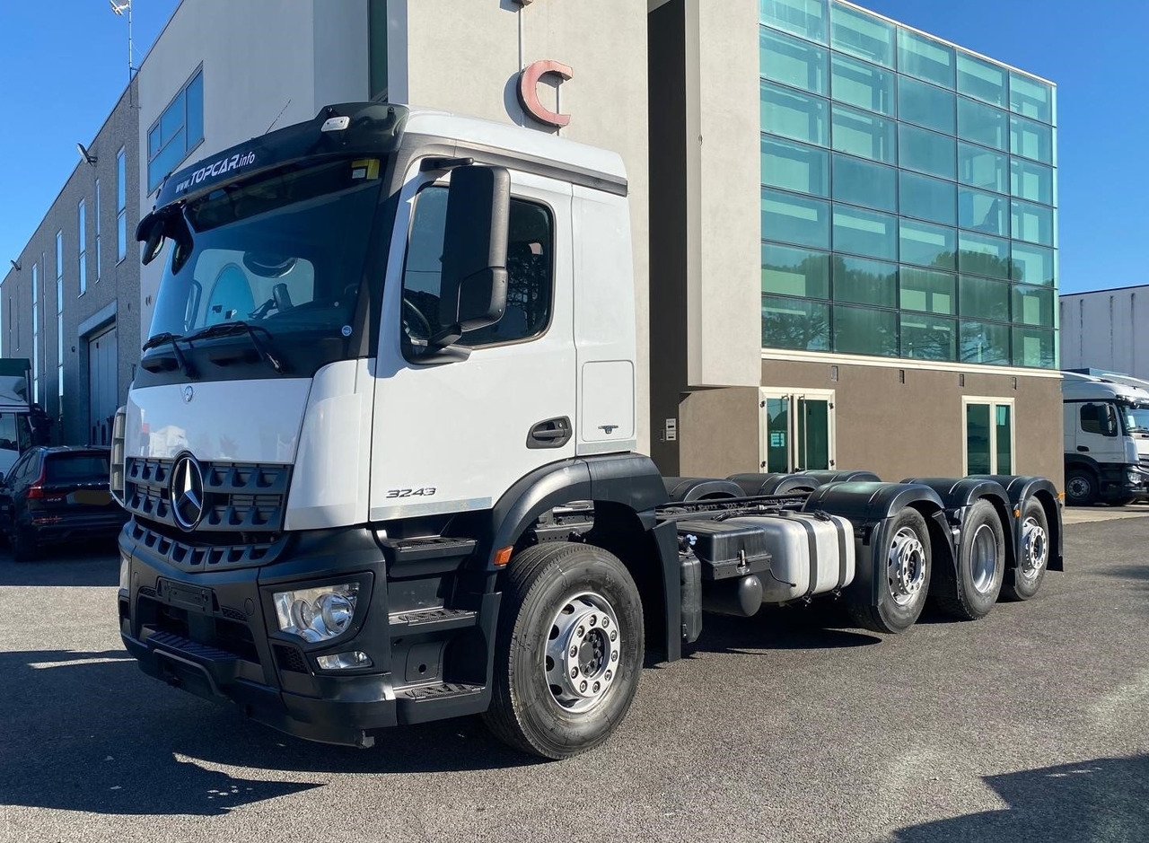 MERCEDES-BENZ AROCS 32.43 - Camion: photos 1 MERCEDES-BENZ AROCS 32.43 - Camion: photos 1