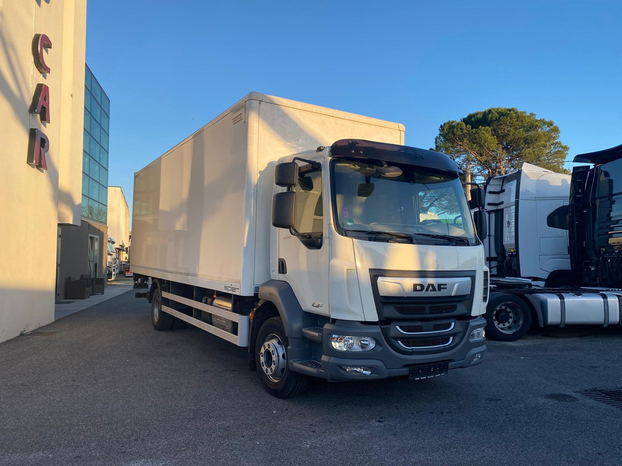 DAF LF 260 FA - Camion fourgon: photos 3 DAF LF 260 FA - Camion fourgon: photos 3