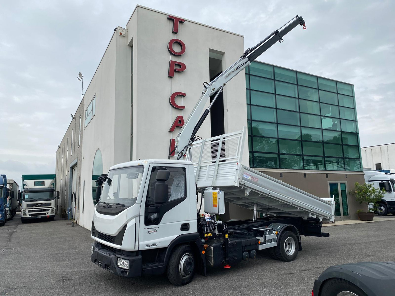 IVECO 75E16 - Camion benne: photos 2 IVECO 75E16 - Camion benne: photos 2