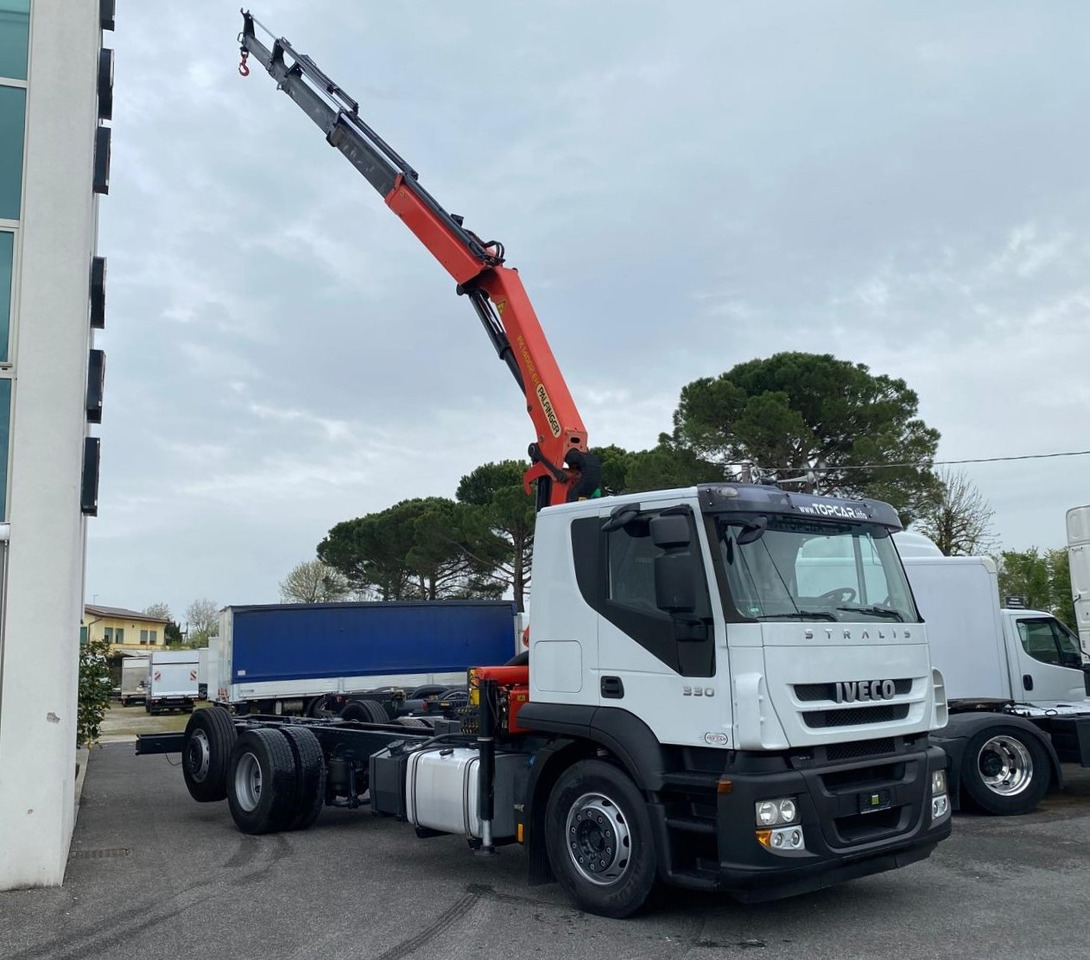 IVECO AT260S33 - Camion grue: photos 2 IVECO AT260S33 - Camion grue: photos 2
