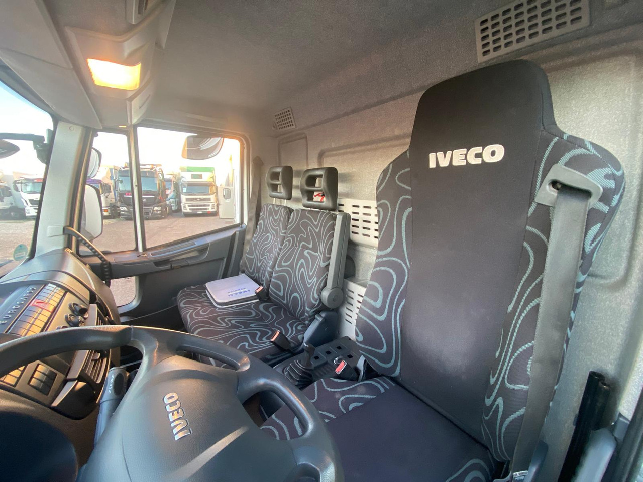 IVECO EUROCARGO 75E19 - Camion fourgon: photos 5 IVECO EUROCARGO 75E19 - Camion fourgon: photos 5
